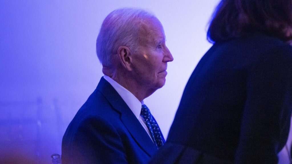 Joe Biden Resurfaces to Remind Us He’s The Worst President Ever – Shoc…